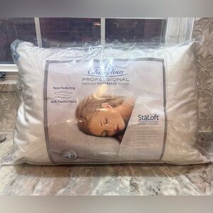 NWT ❤️‍🔥 ChiroFlow Pillow!